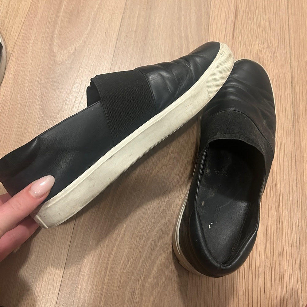 Vince slip on black leather shoes